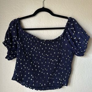 Blue & floral Levi’s top! RARELY worn, practically brand new, runs a little big